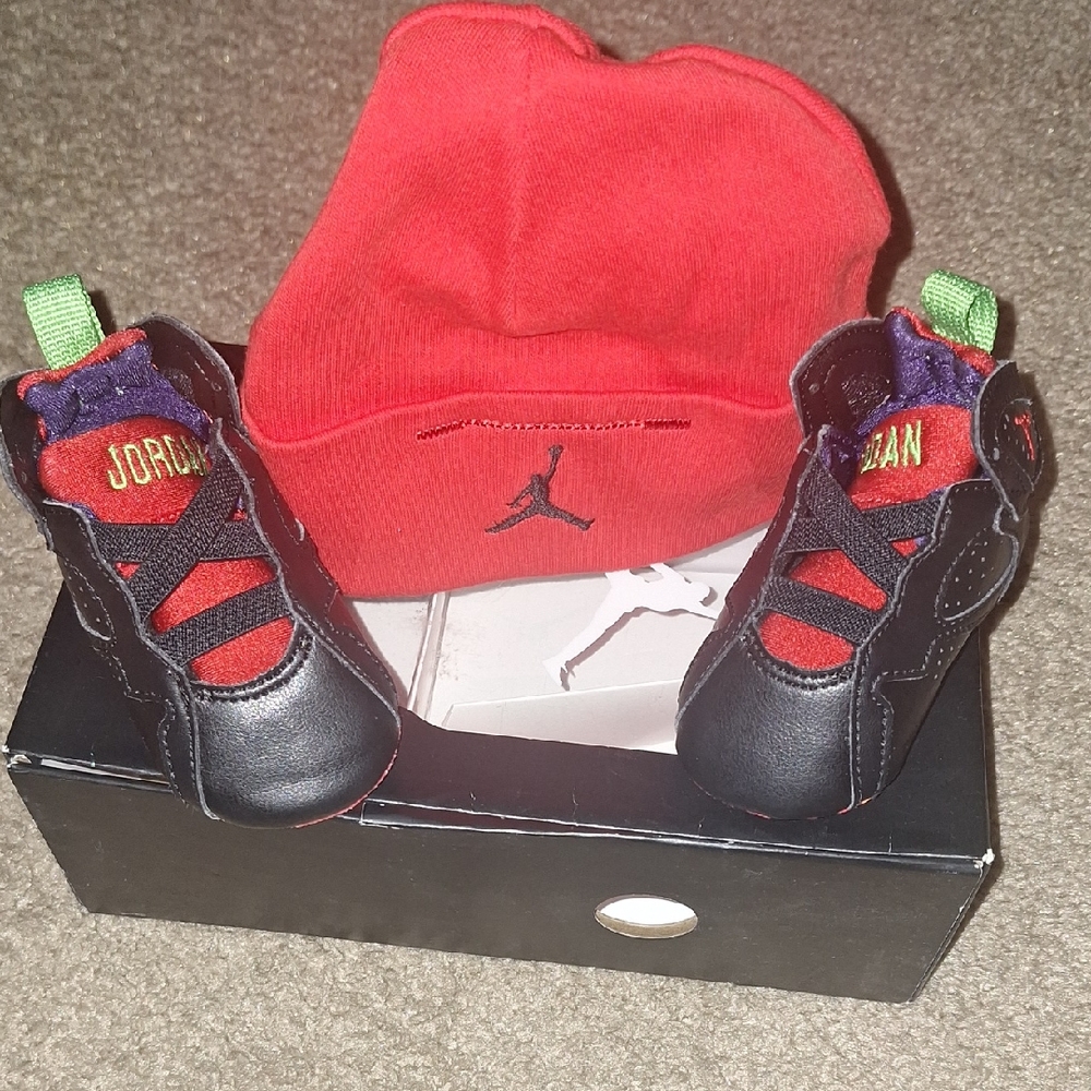 Jordan Infant Booties and Beanie Set - Red and Black